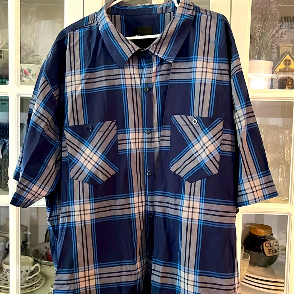 Akademiks men’s plus short sleeve button up size 6XL